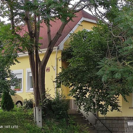 Szitakoeto Apartman Erlau Exterior foto