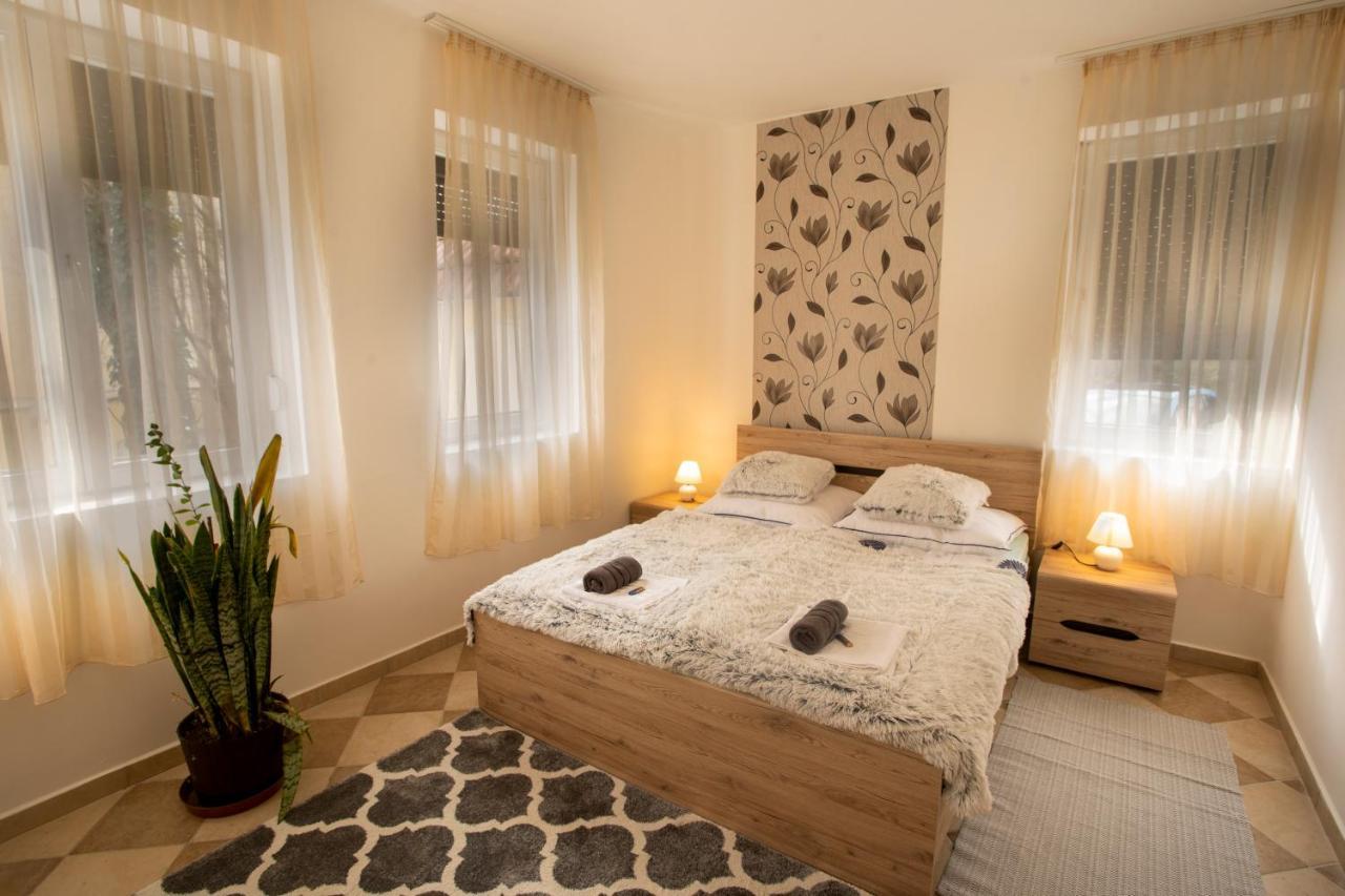 Szitakoeto Apartman Erlau Exterior foto