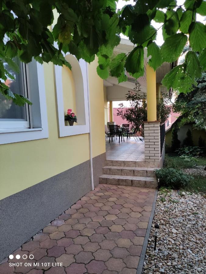 Szitakoeto Apartman Erlau Exterior foto