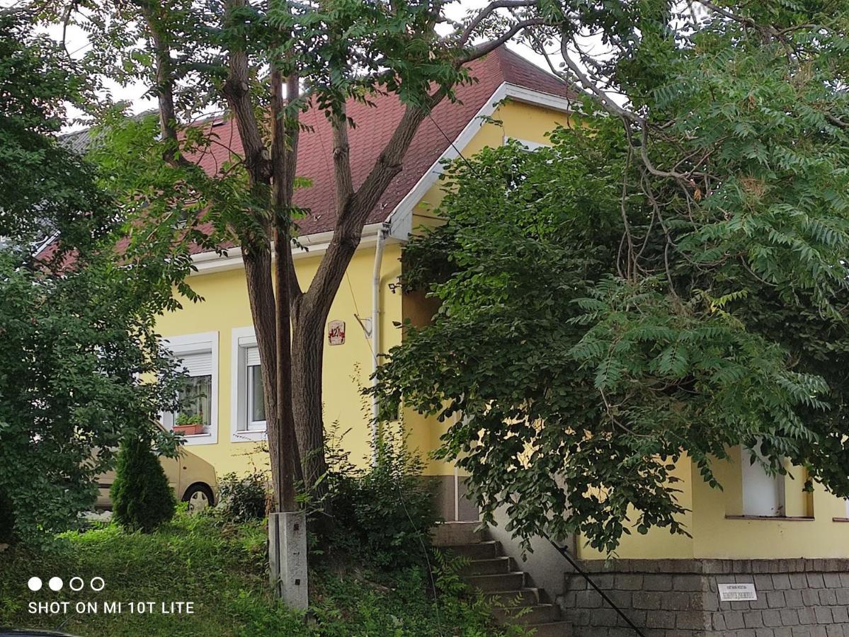 Szitakoeto Apartman Erlau Exterior foto